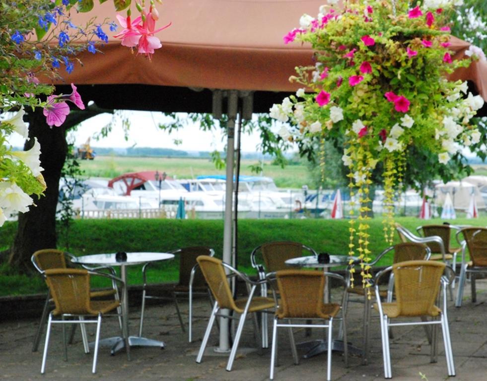 The Lazy Otter Stretham Exterior foto